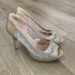 NEW Women’s Dream Pairs Devine Dress Pumps